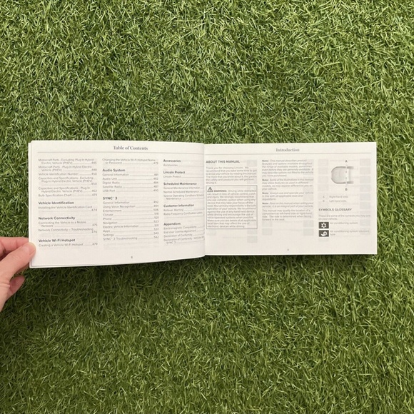 2021 Lincoln Aviator Owners Manual (Reserve, Grand Touring, Black Label, Sport) - Picture 8 of 12